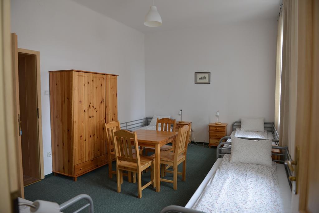 Pokoje Goscinne Domu Pielgrzyma W Supraslu Zimmer foto