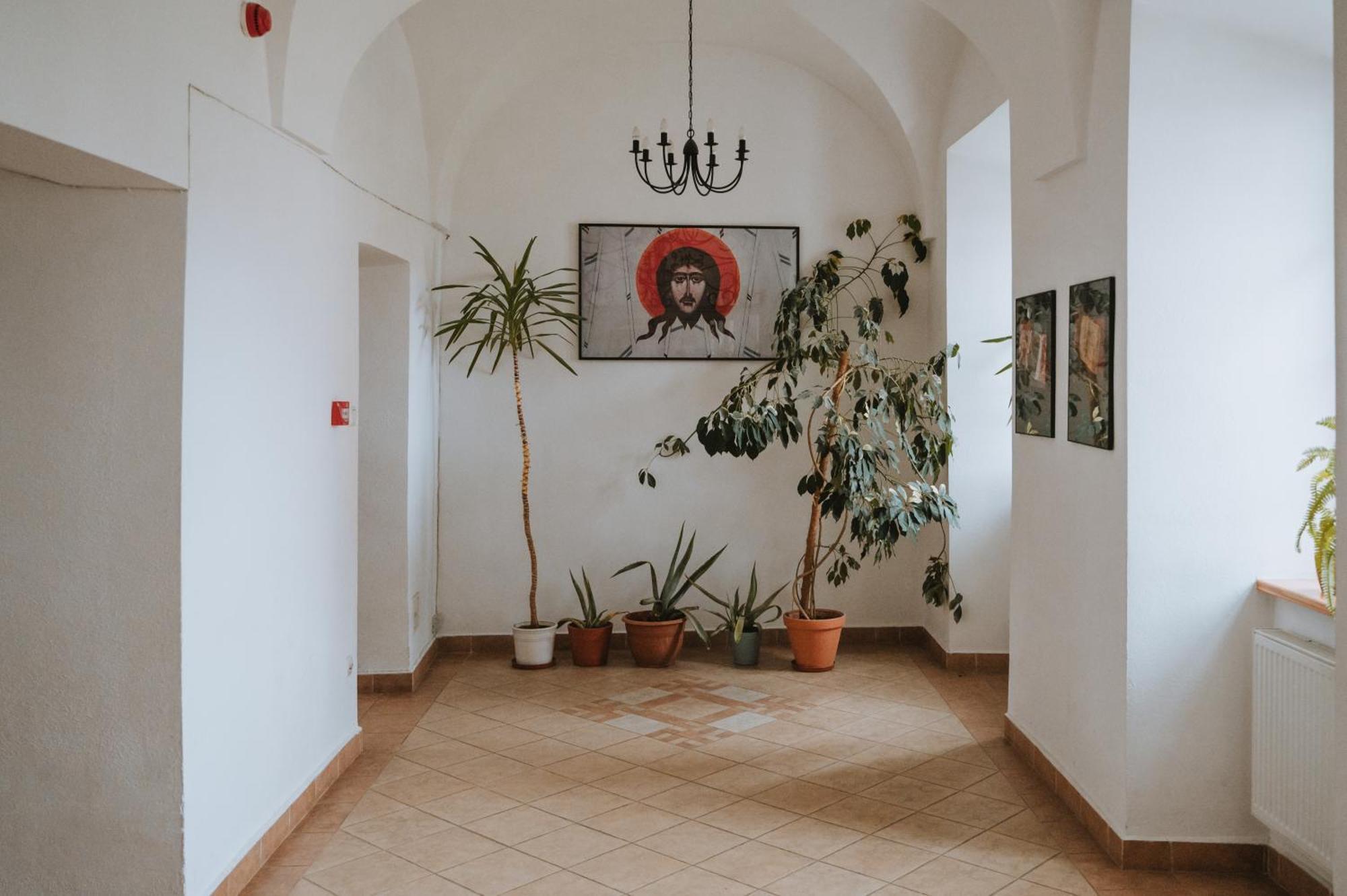 Pokoje Goscinne Domu Pielgrzyma W Supraslu Exterior foto