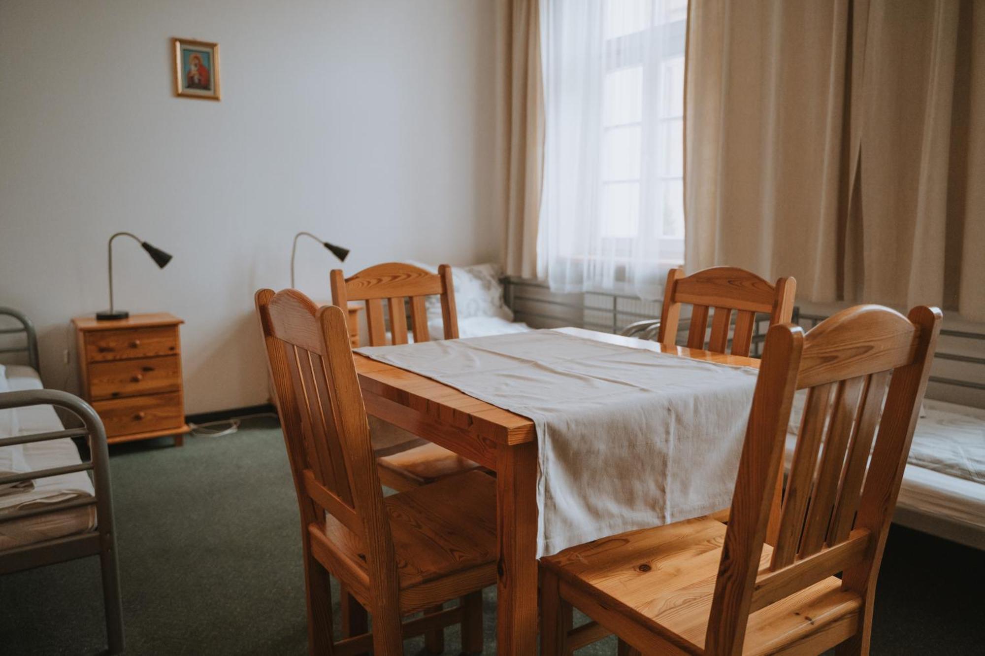 Pokoje Goscinne Domu Pielgrzyma W Supraslu Exterior foto