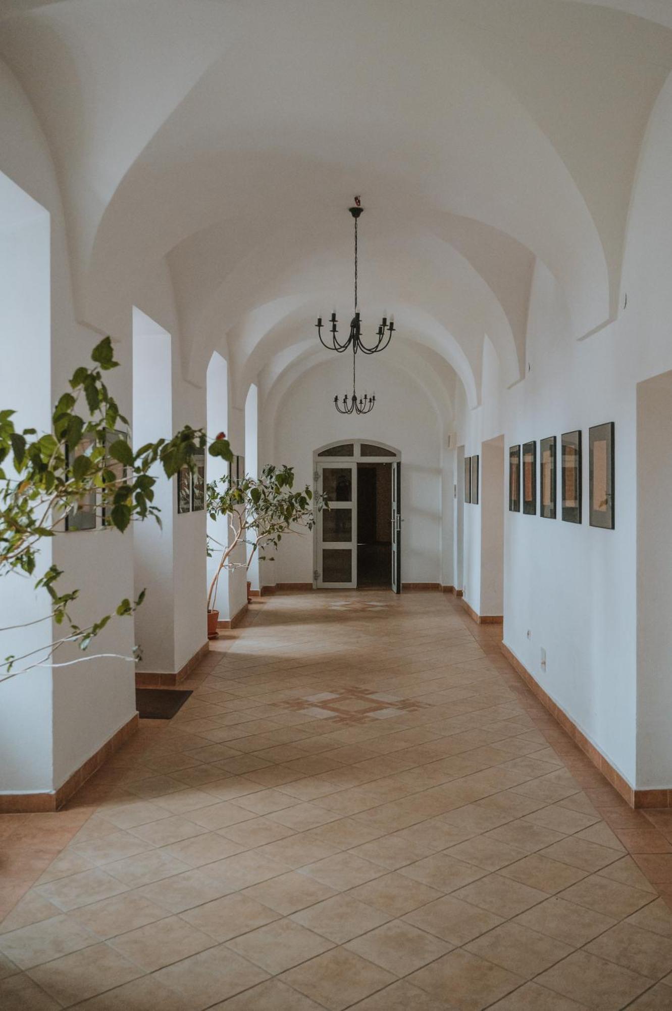 Pokoje Goscinne Domu Pielgrzyma W Supraslu Exterior foto