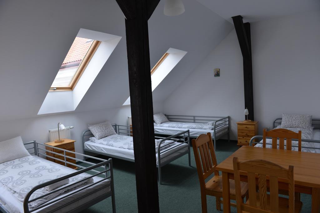 Pokoje Goscinne Domu Pielgrzyma W Supraslu Zimmer foto